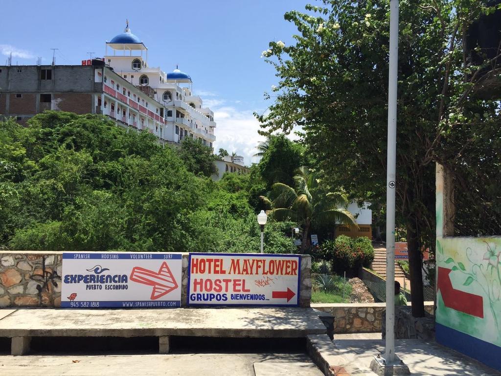 Hotel Mayflower ปูแอร์โตเอสกอนดิโด ภายนอก รูปภาพ