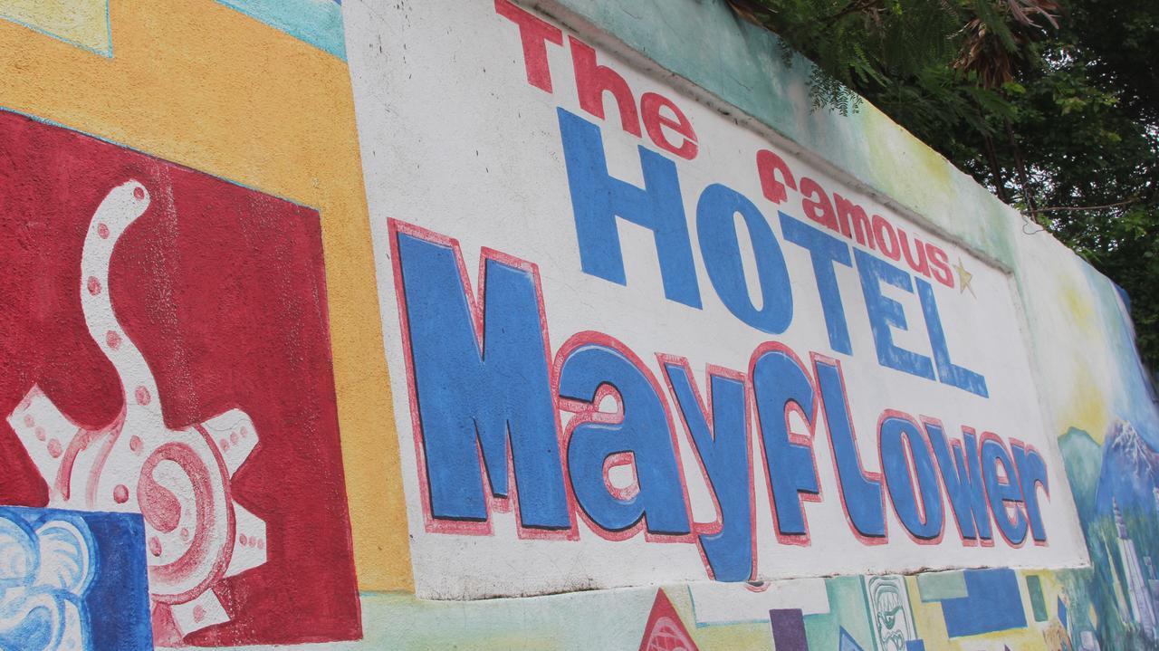 Hotel Mayflower ปูแอร์โตเอสกอนดิโด ภายนอก รูปภาพ